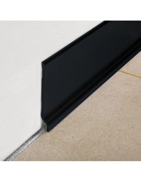 BATTISCOPA IN PVC NERO MT.2